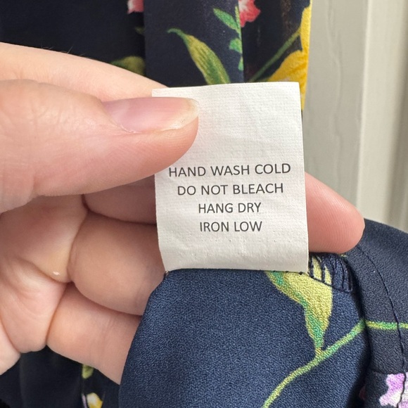 Floral Sleeveless Wrap Top - Picture 6 of 7